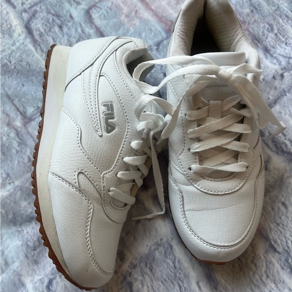 Fila Womens Classico 18 5CM00152-156 White Casual Shoes Sneakers Size 6 unisex - Picture 10 of 11